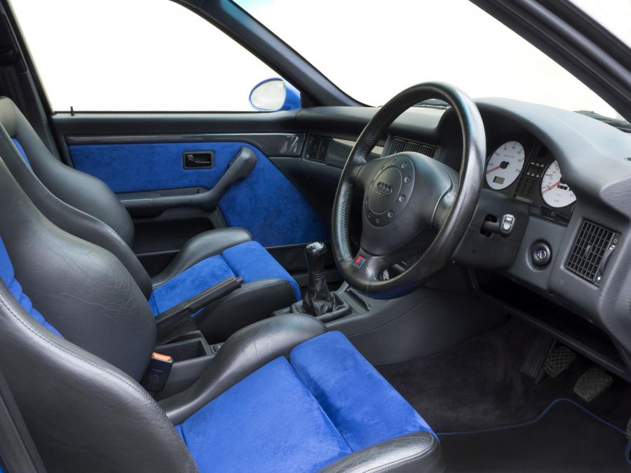 Интерьер Audi RS2 (8C, B4) 1994 года  (UK) (фото 12 из 18)